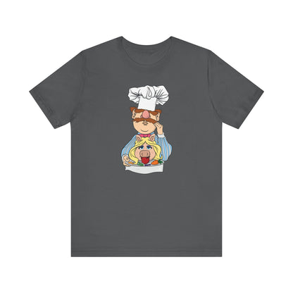 Chef's Special (Swedish Chef Serving Up Miss Piggy On A Platter) - Men's T-Shirt